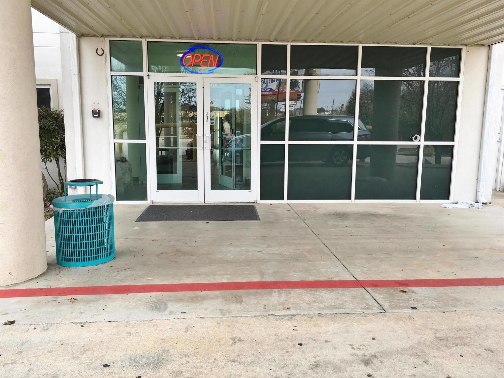 Americas Best Value Inn Decatur Exterior foto